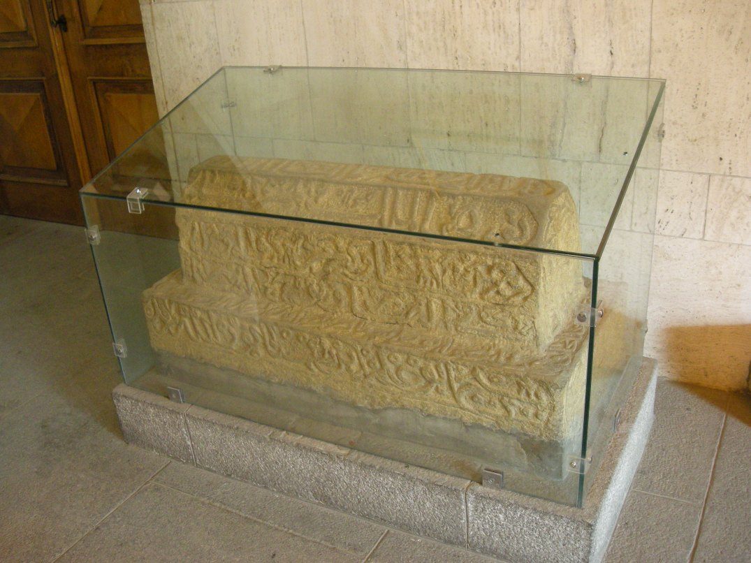 Avicenna mausoleum, Hamadan, Iran - 3.jpg